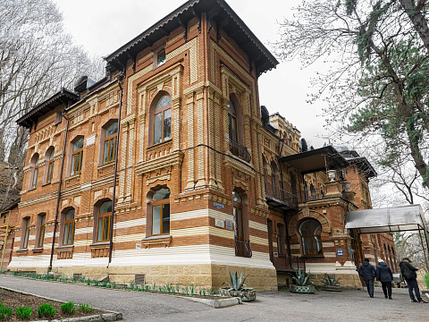 Кисловодский военный санаторий, г. Кисловодск. Территория